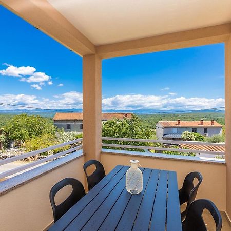 Apartment Laurus Salatic Екстер'єр фото