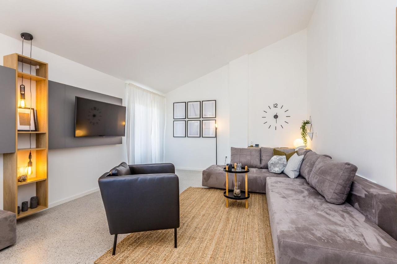 Apartment Laurus Salatic Екстер'єр фото