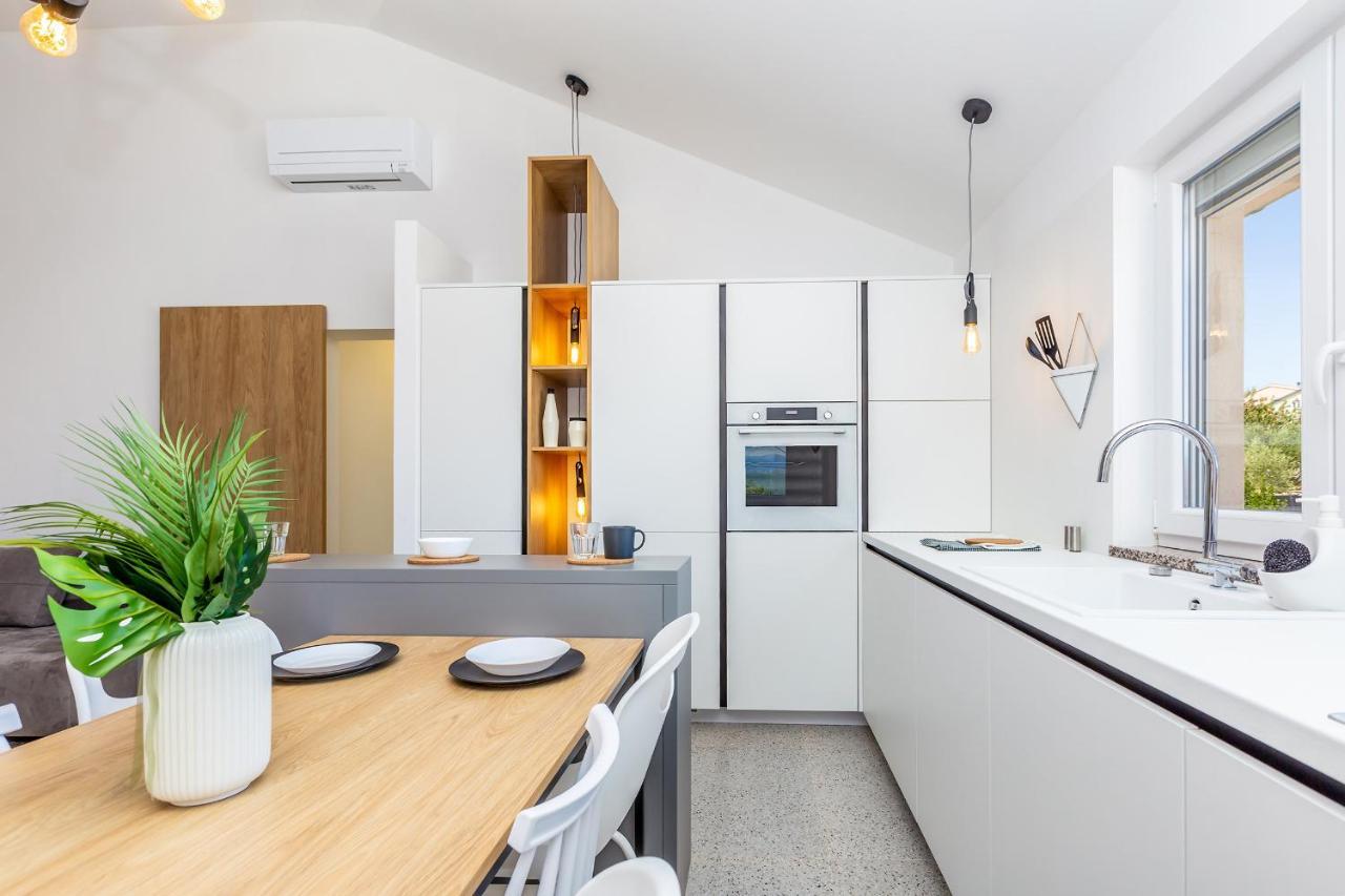 Apartment Laurus Salatic Екстер'єр фото