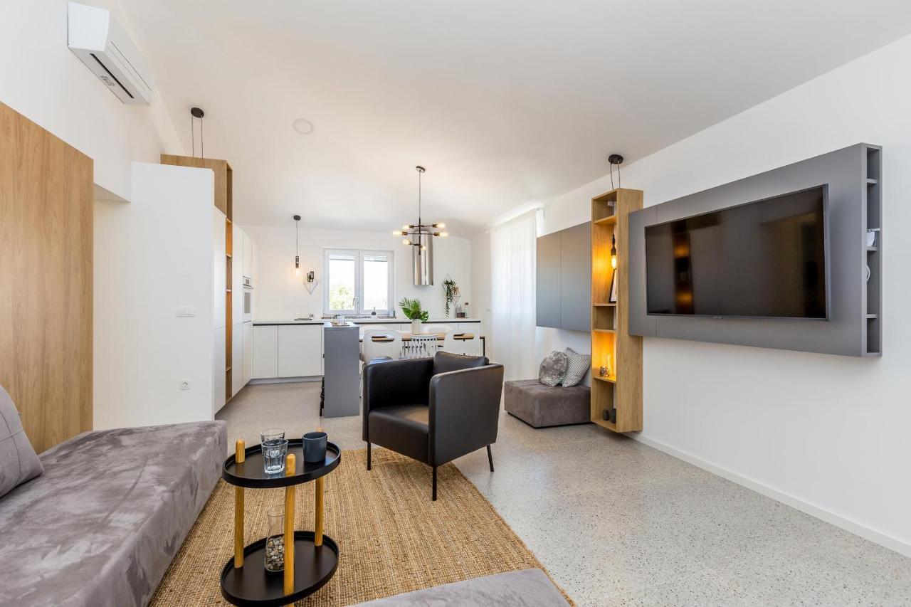 Apartment Laurus Salatic Екстер'єр фото