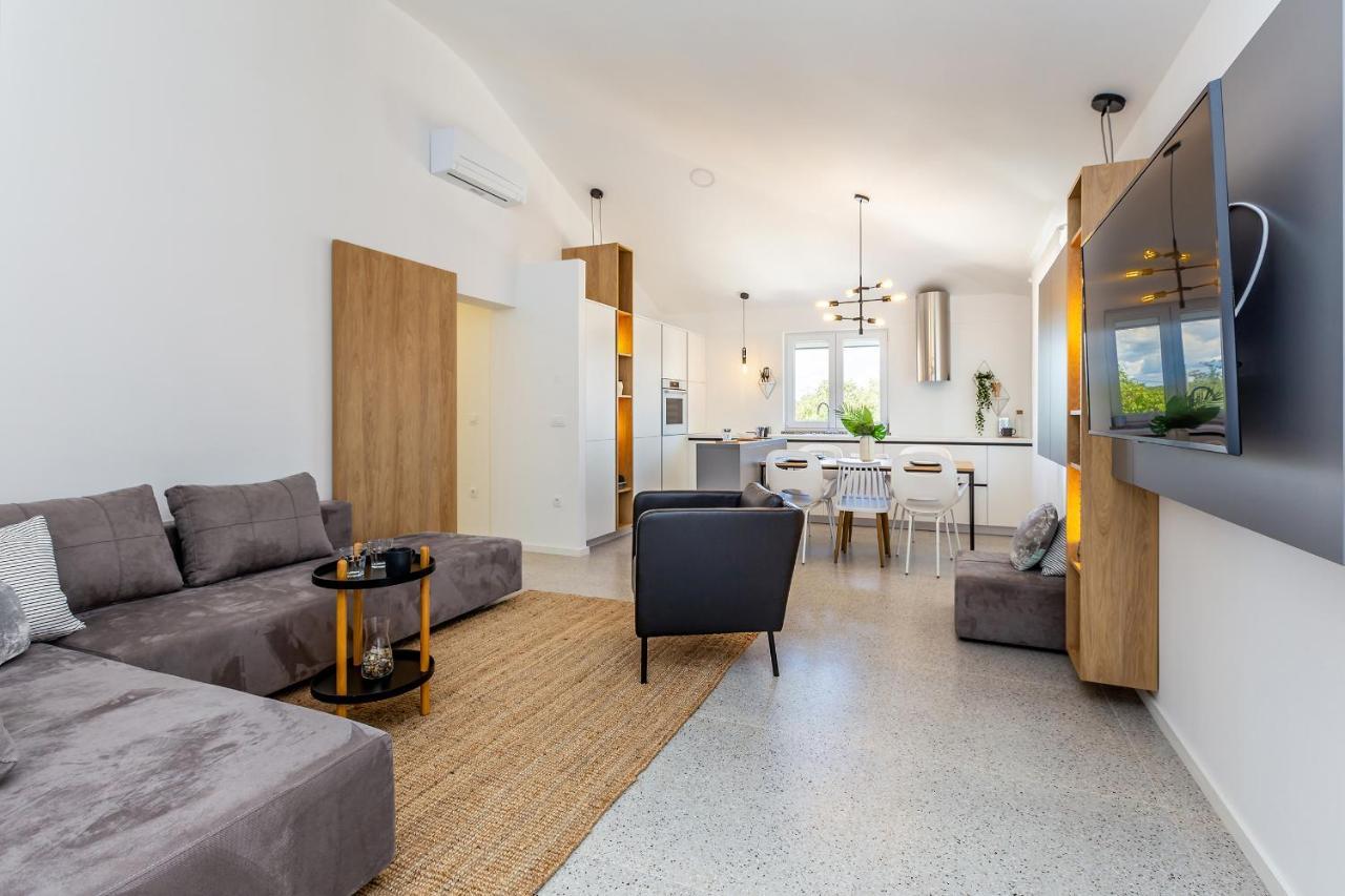 Apartment Laurus Salatic Екстер'єр фото
